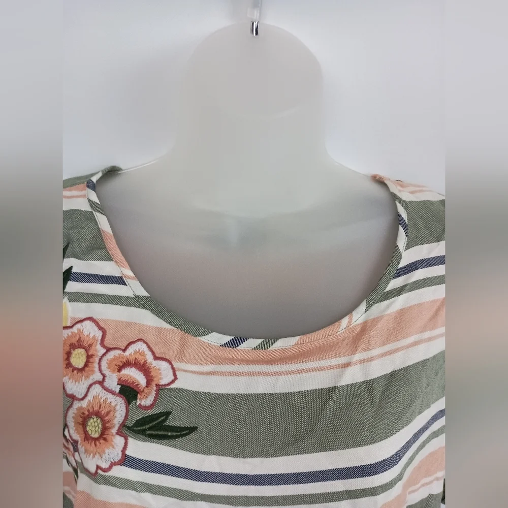 2/30 FRED DAVID Striped‎ Green, Pink, White Floral Embroidered Top (#214)